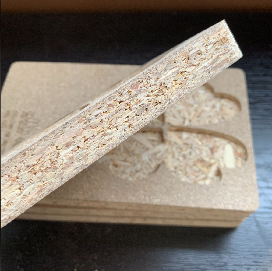 实木濮阳市颗粒板是什么材质？优缺点一次性说清！